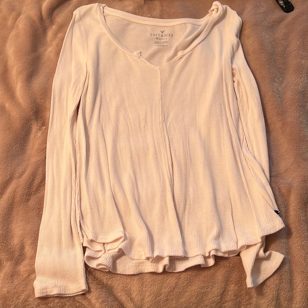 Soft and sexy American eagle shirt